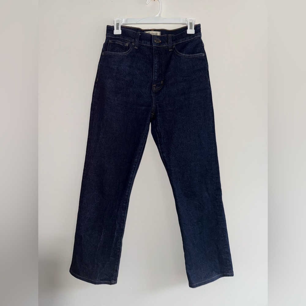 Madewell The '90s Straight Jean. Size 26. Norman Wash. Inseam 27 in. 99% cotton.
